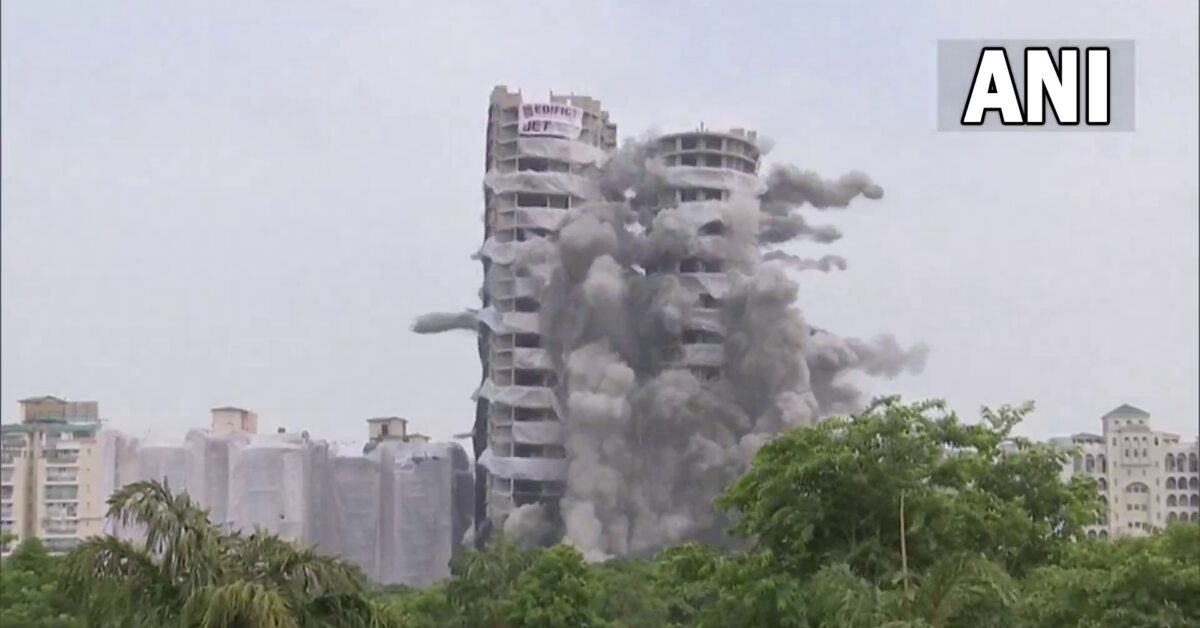ट्विन टॉवर, twin tower demolition
